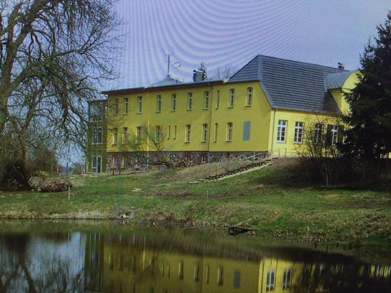 Gutshaus Mit Seeblick - Oekologisch & Nachhaltig Lubow Exterior photo