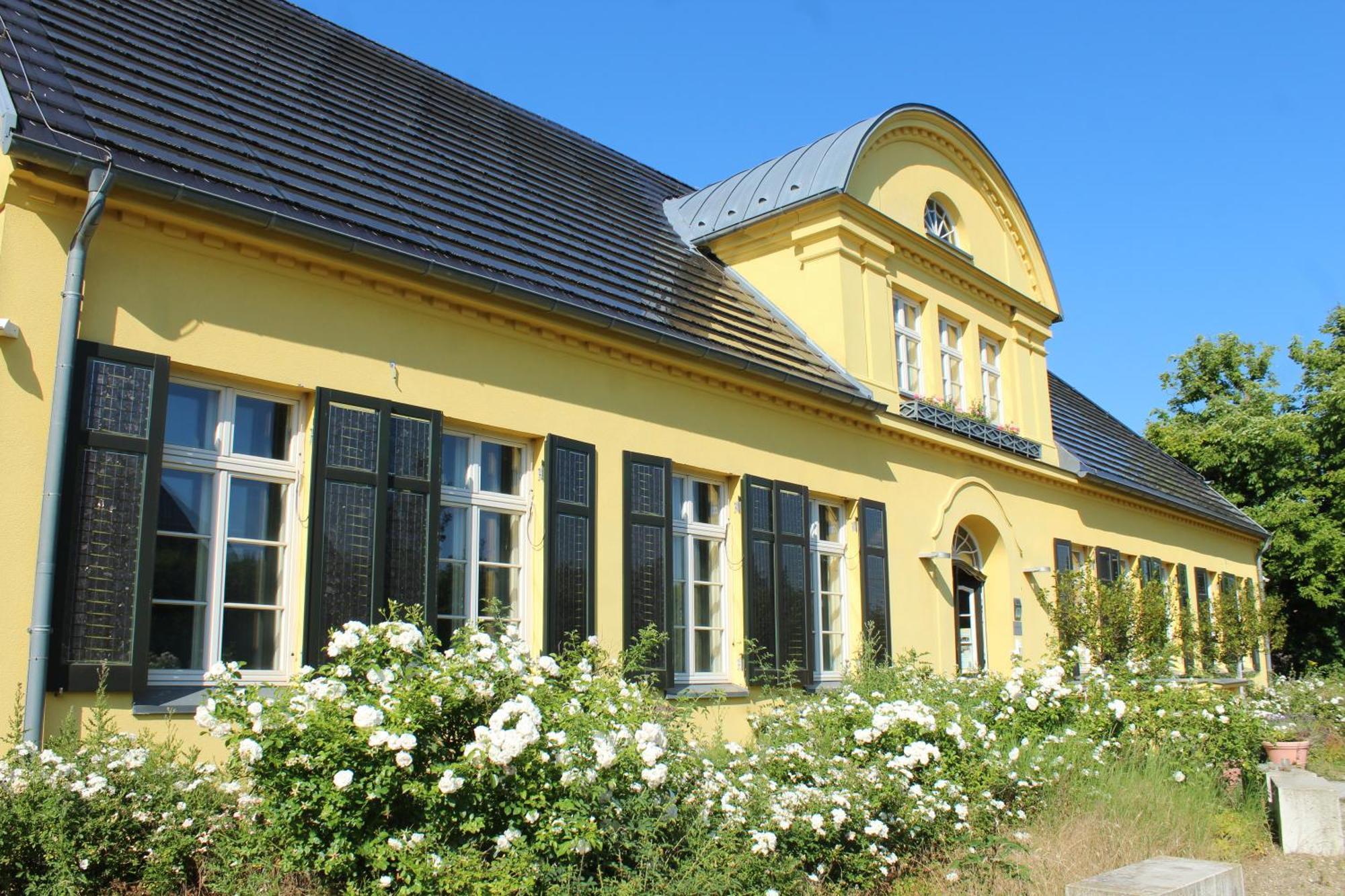 Gutshaus Mit Seeblick - Oekologisch & Nachhaltig Lubow Exterior photo